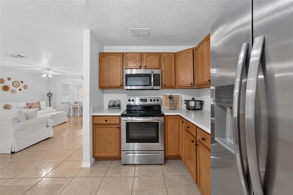 For Sale: $344,900 (3 beds, 1 baths, 1210 Square Feet)