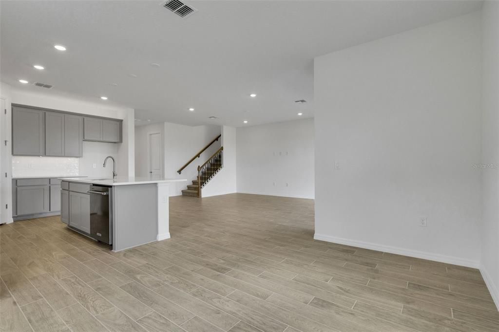 For Sale: $349,990 (4 beds, 3 baths, 2519 Square Feet)