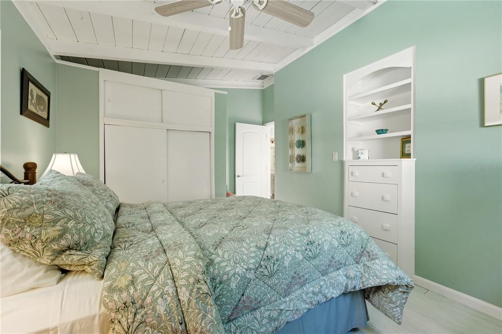 For Sale: $1,039,000 (3 beds, 2 baths, 1368 Square Feet)