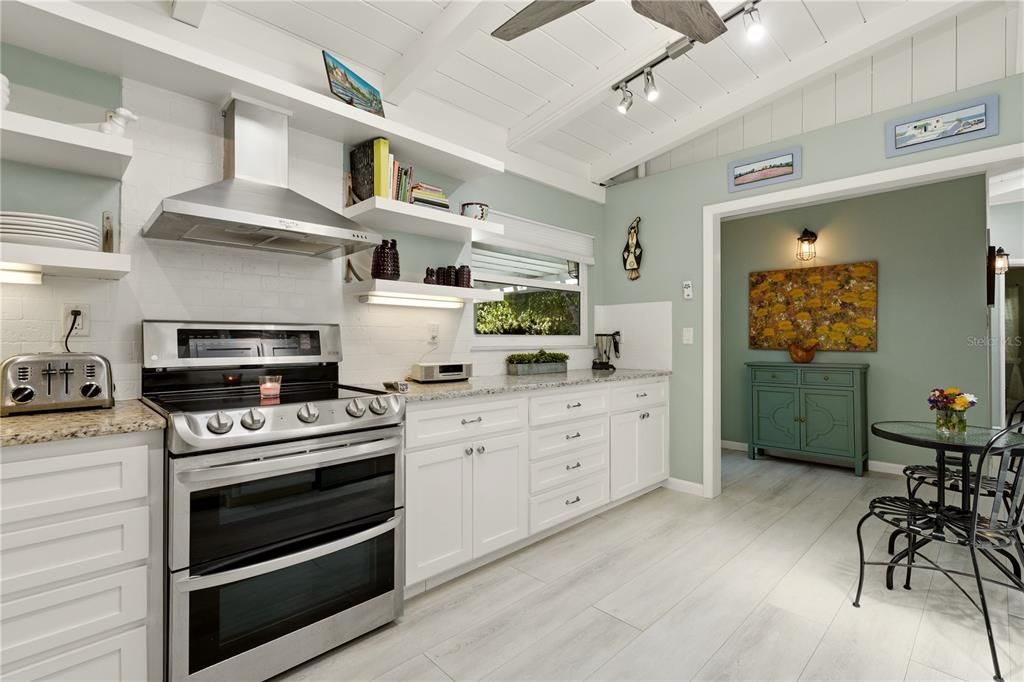 For Sale: $1,039,000 (3 beds, 2 baths, 1368 Square Feet)