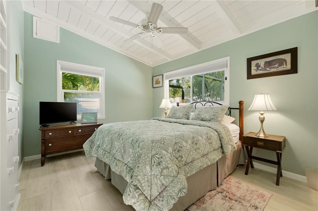 For Sale: $1,039,000 (3 beds, 2 baths, 1368 Square Feet)