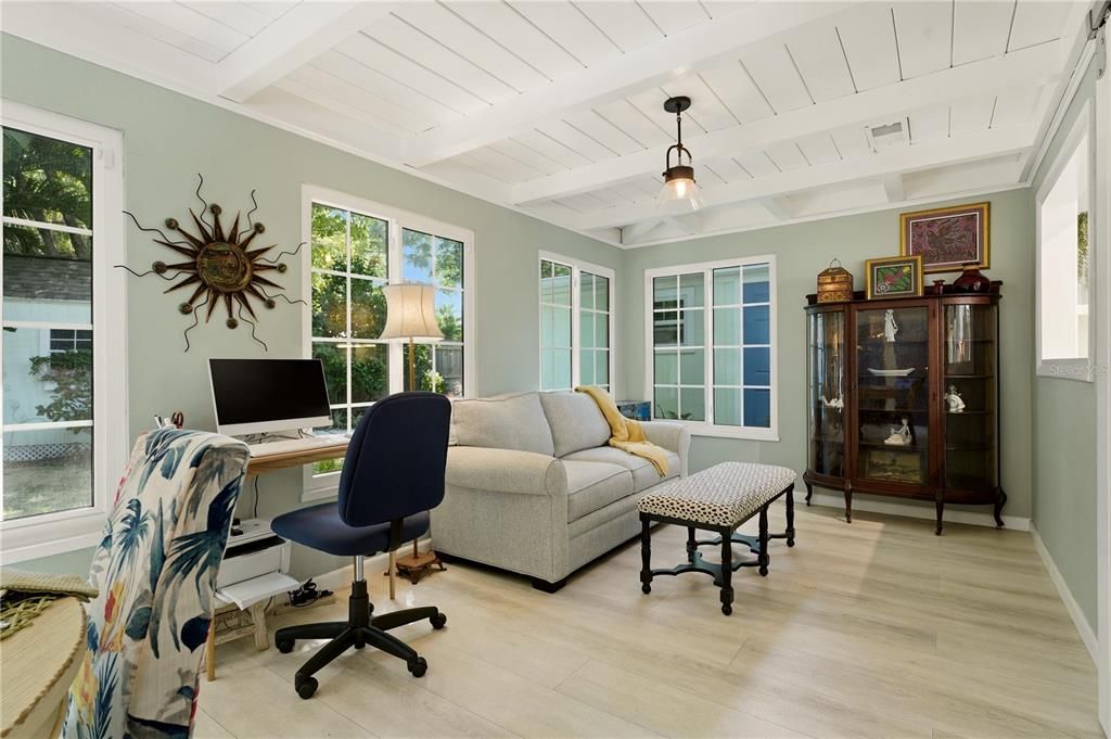 For Sale: $1,039,000 (3 beds, 2 baths, 1368 Square Feet)