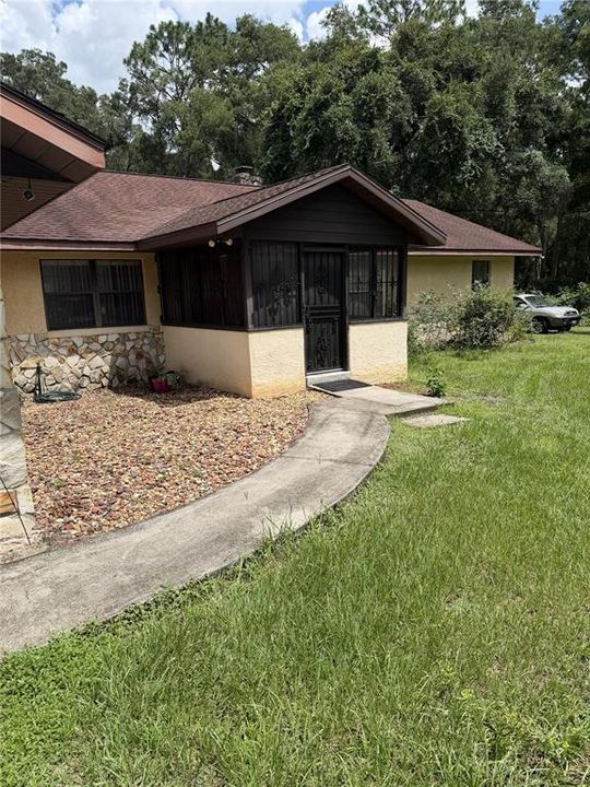 For Sale: $349,900 (6 beds, 4 baths, 3402 Square Feet)