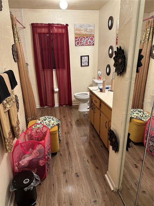 For Sale: $349,900 (6 beds, 4 baths, 3402 Square Feet)