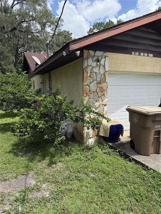 For Sale: $349,900 (6 beds, 4 baths, 3402 Square Feet)