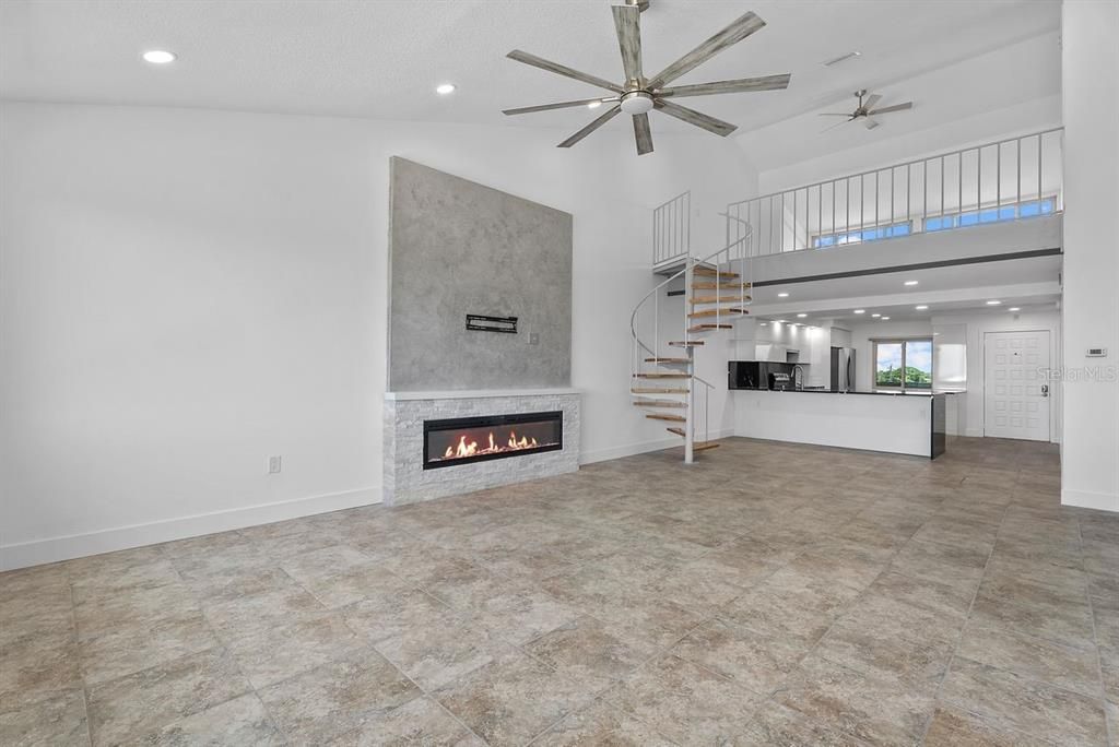 For Sale: $589,000 (3 beds, 3 baths, 1988 Square Feet)