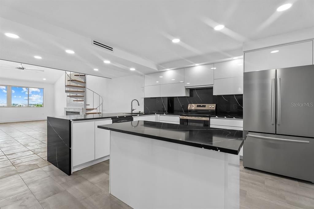 For Sale: $589,000 (3 beds, 3 baths, 1988 Square Feet)
