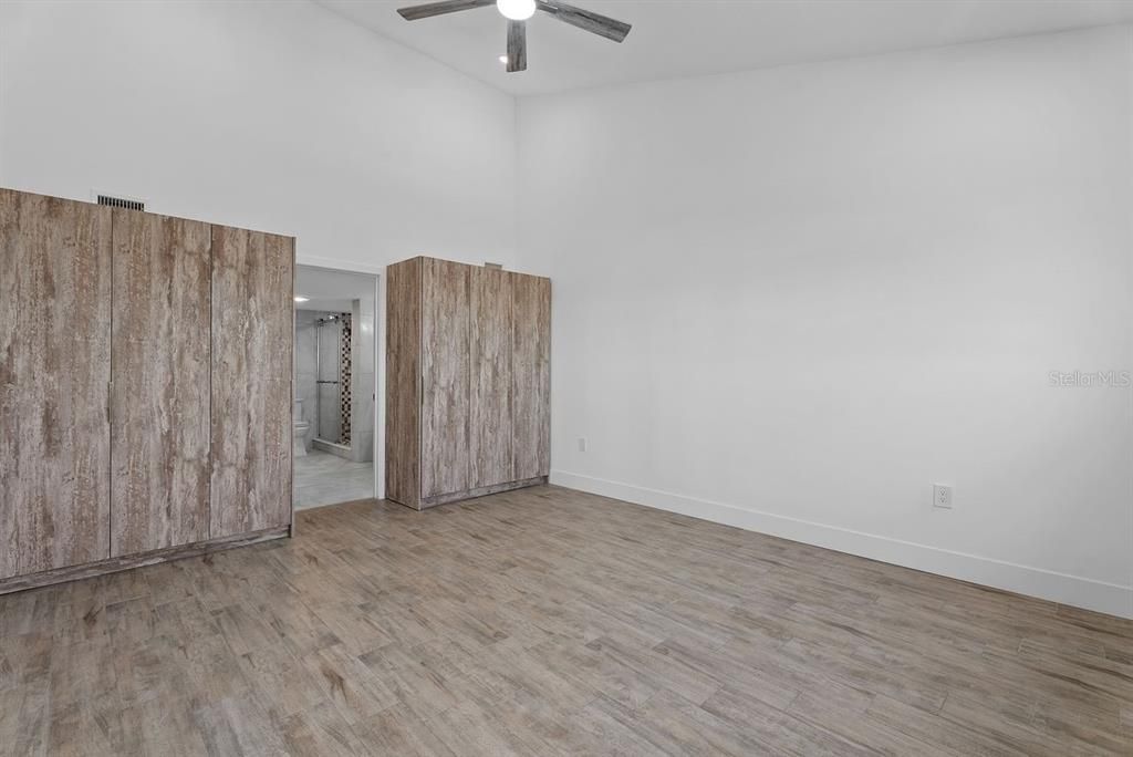 For Sale: $589,000 (3 beds, 3 baths, 1988 Square Feet)