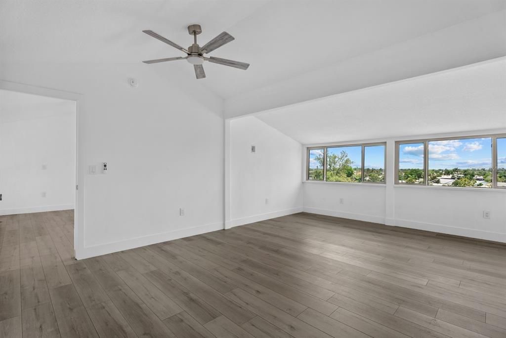 For Sale: $589,000 (3 beds, 3 baths, 1988 Square Feet)