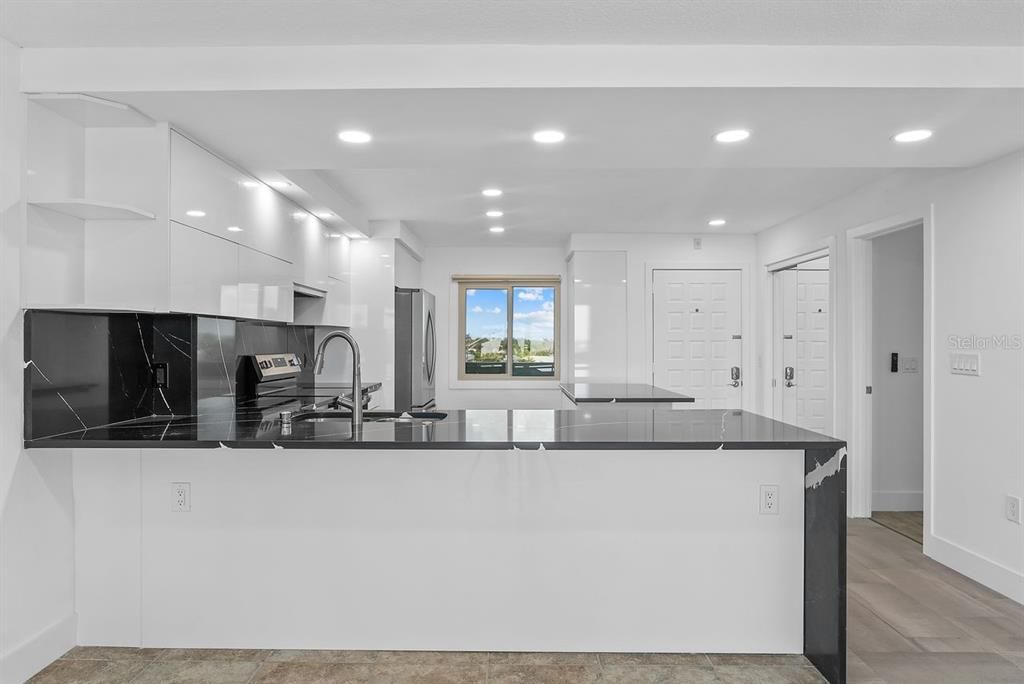 For Sale: $589,000 (3 beds, 3 baths, 1988 Square Feet)