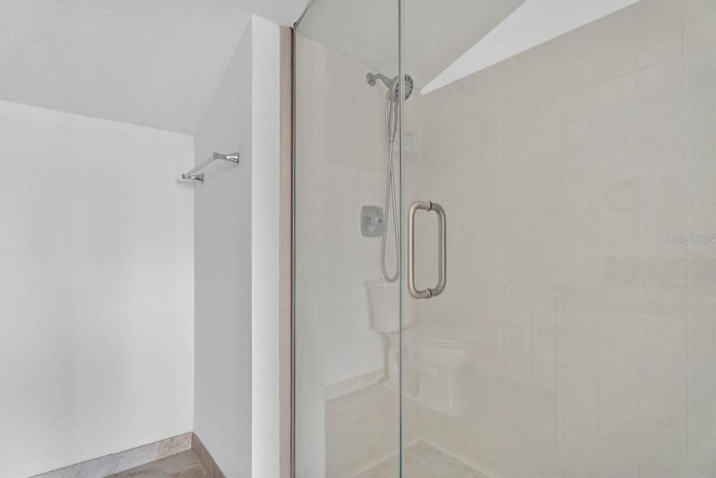 For Sale: $589,000 (3 beds, 3 baths, 1988 Square Feet)