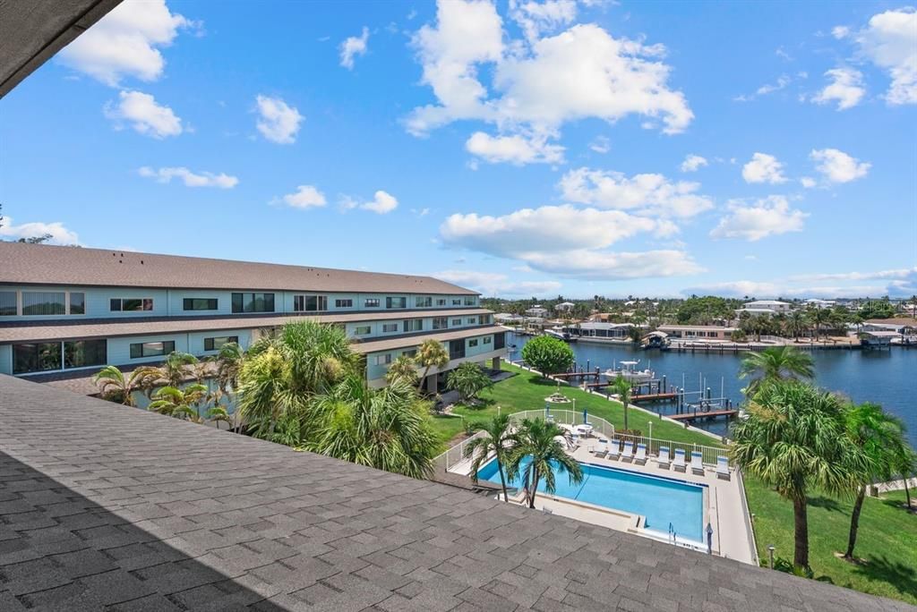 For Sale: $589,000 (3 beds, 3 baths, 1988 Square Feet)