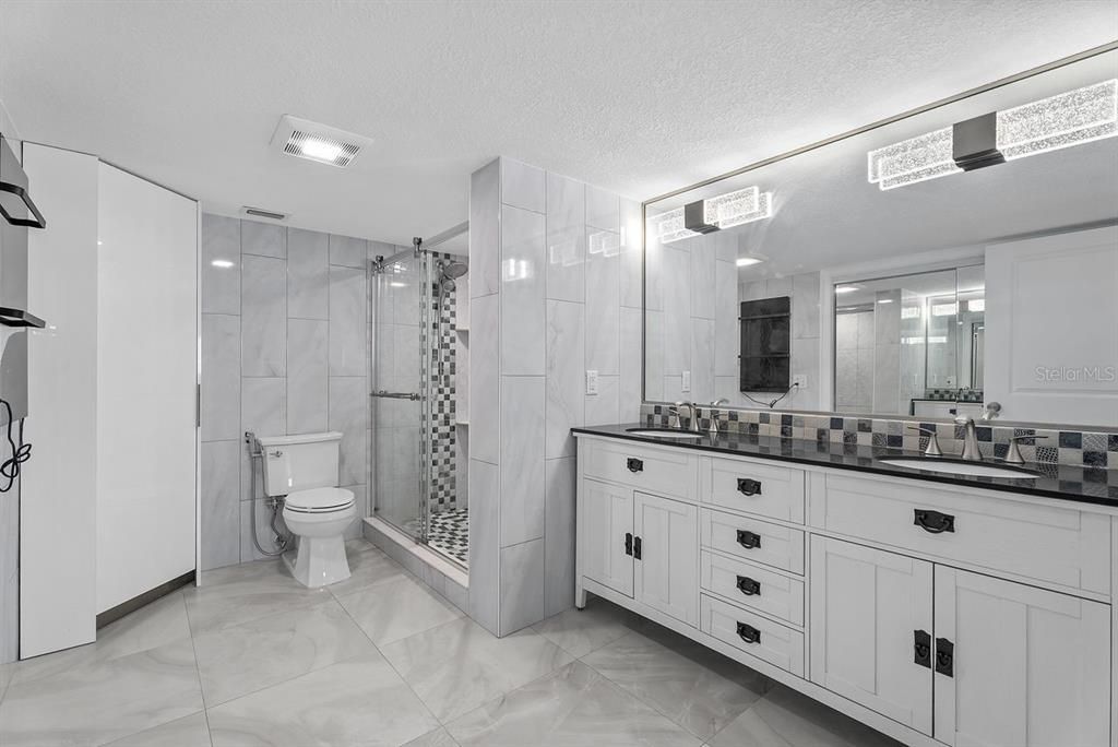 For Sale: $589,000 (3 beds, 3 baths, 1988 Square Feet)
