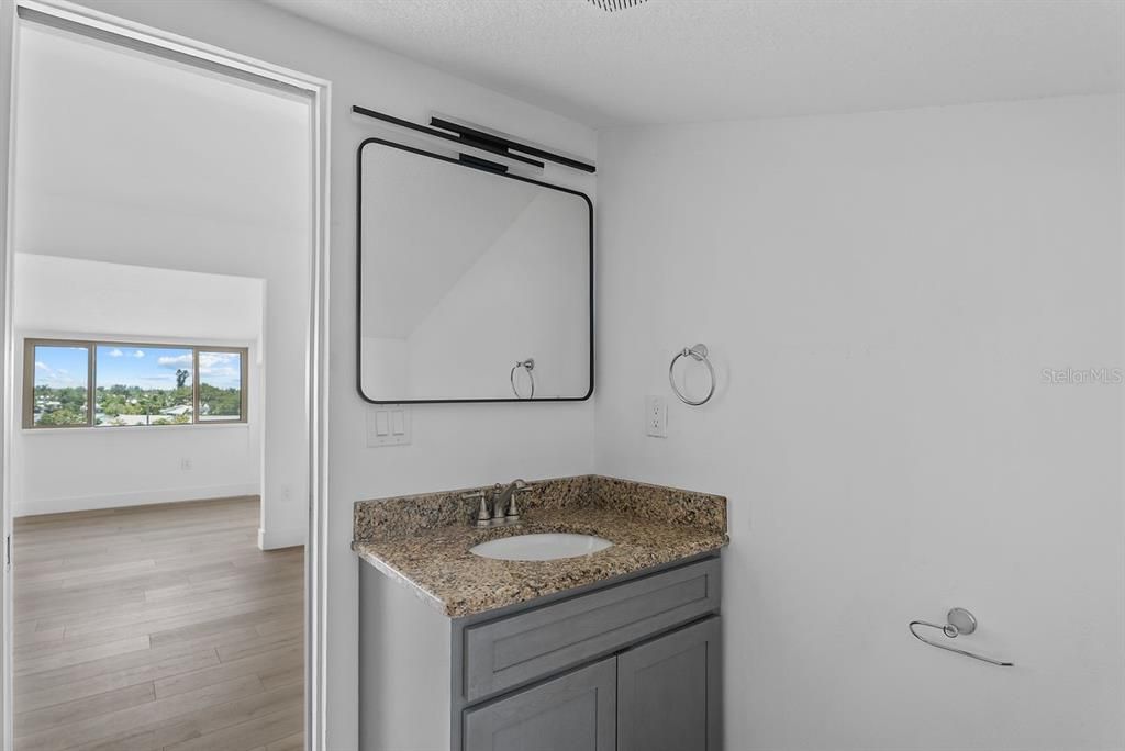For Sale: $589,000 (3 beds, 3 baths, 1988 Square Feet)