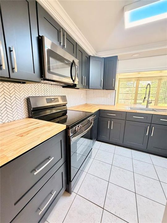 На продажу: $239,900 (3 спален, 2 ванн, 1344 Квадратных фут)
