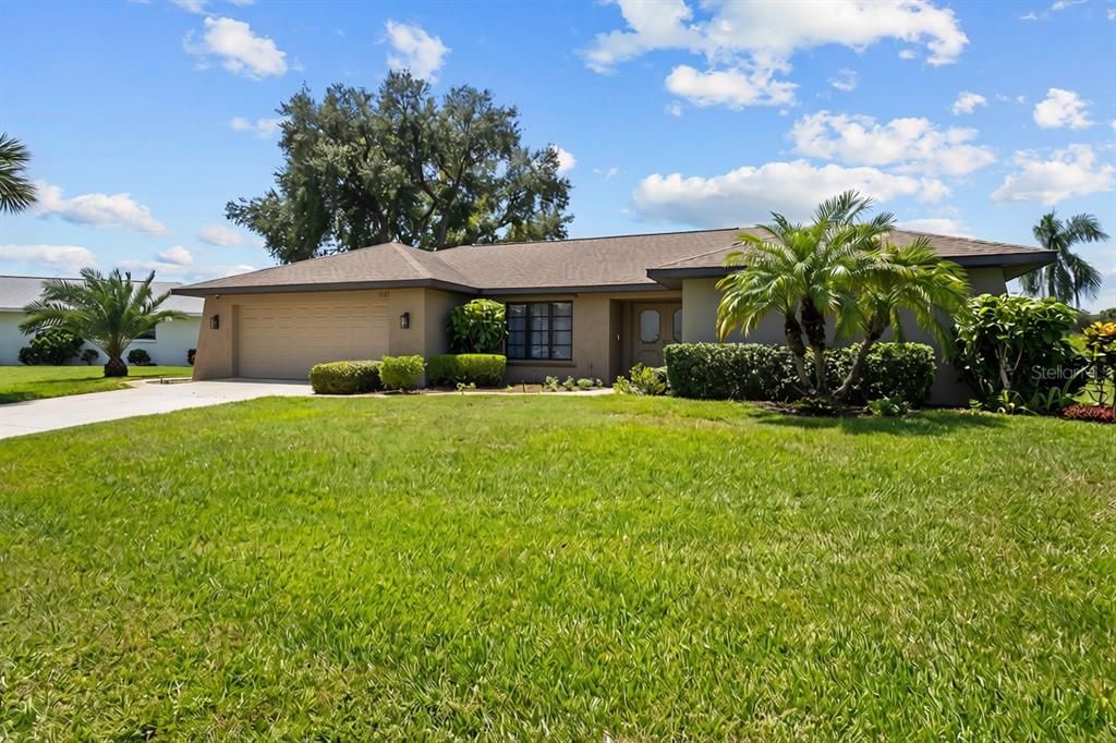 For Sale: $620,000 (3 beds, 2 baths, 2589 Square Feet)