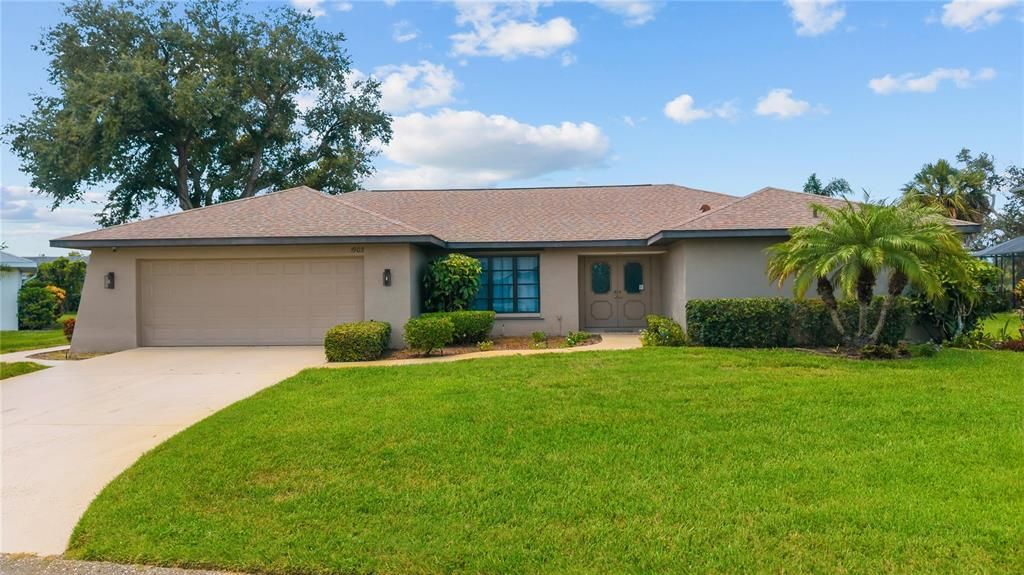 For Sale: $620,000 (3 beds, 2 baths, 2589 Square Feet)