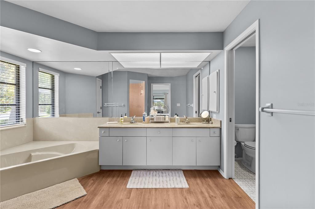 For Sale: $620,000 (3 beds, 2 baths, 2589 Square Feet)