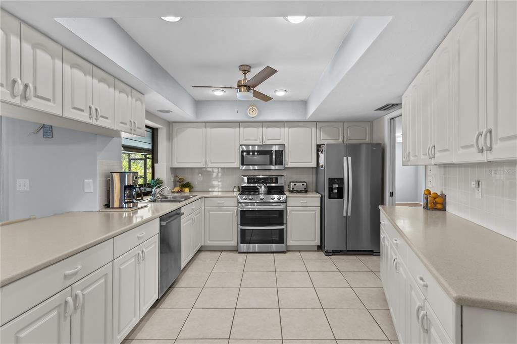 For Sale: $620,000 (3 beds, 2 baths, 2589 Square Feet)