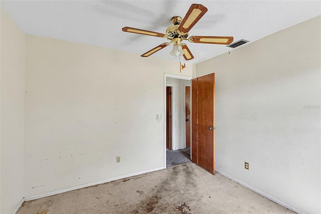 For Sale: $174,900 (3 beds, 1 baths, 1122 Square Feet)