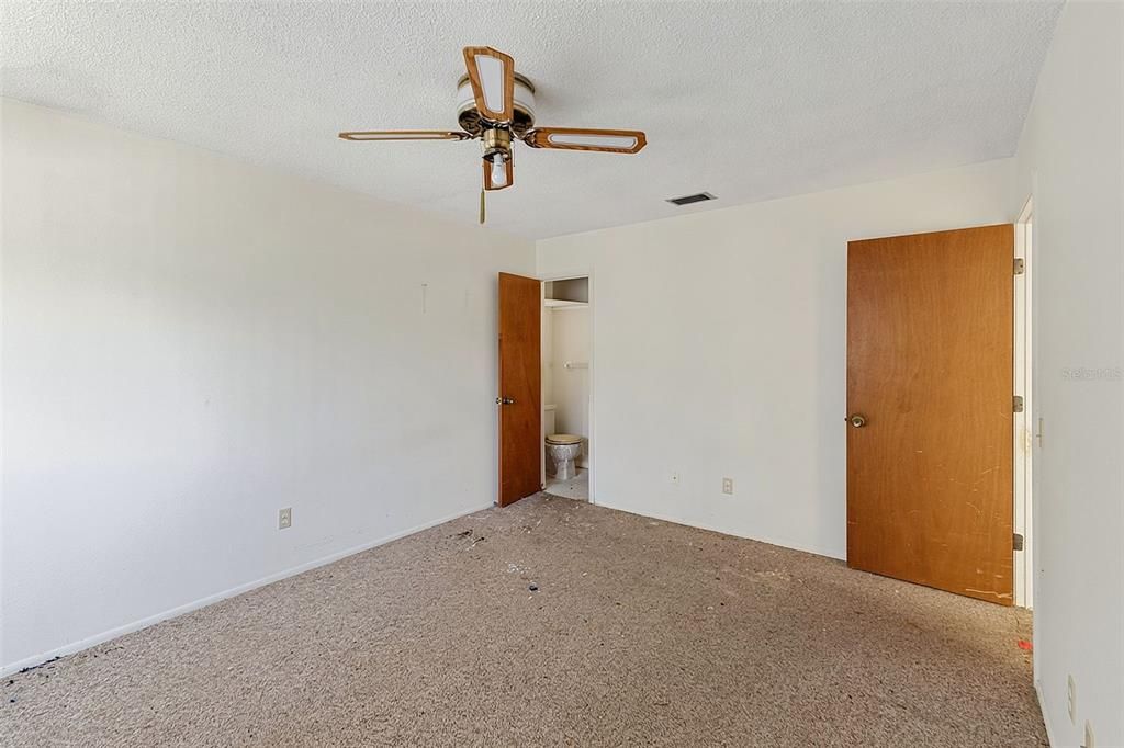 For Sale: $174,900 (3 beds, 1 baths, 1122 Square Feet)