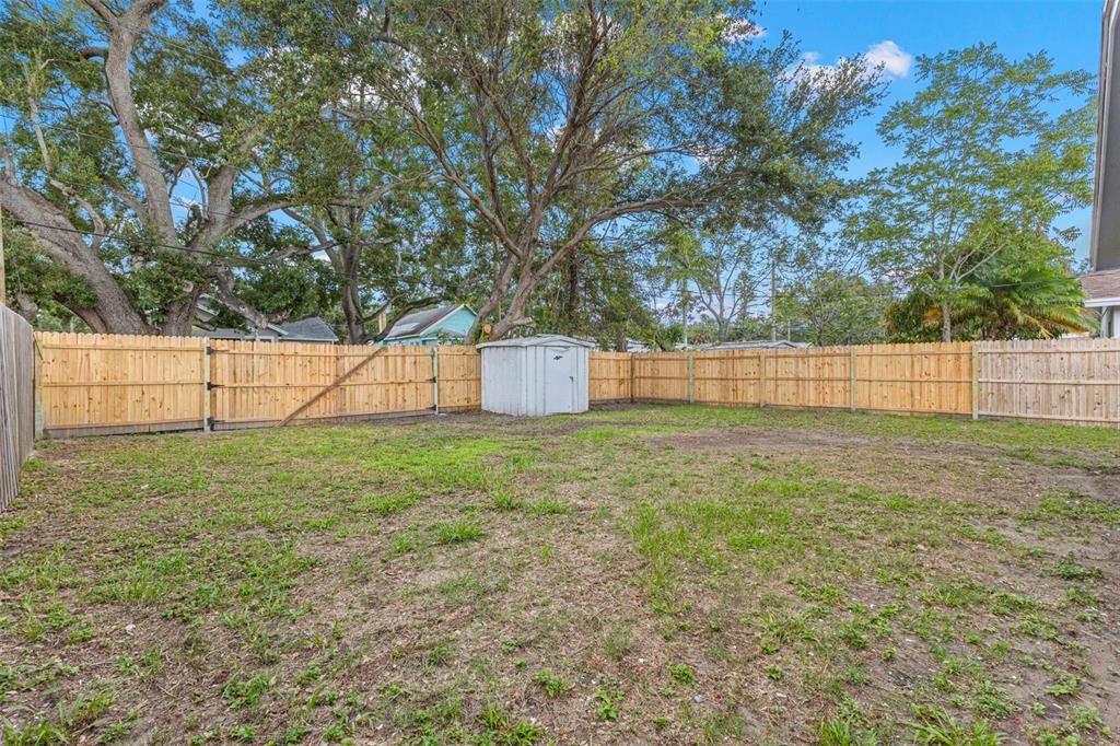 For Sale: $347,000 (4 beds, 2 baths, 1249 Square Feet)