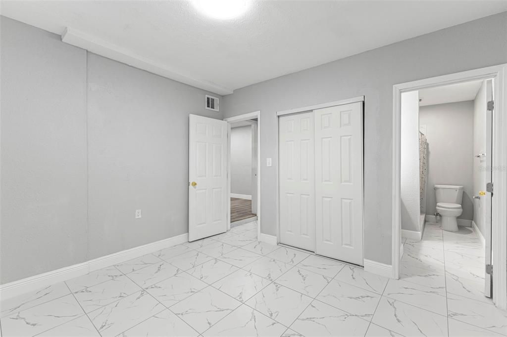 For Sale: $347,000 (4 beds, 2 baths, 1249 Square Feet)