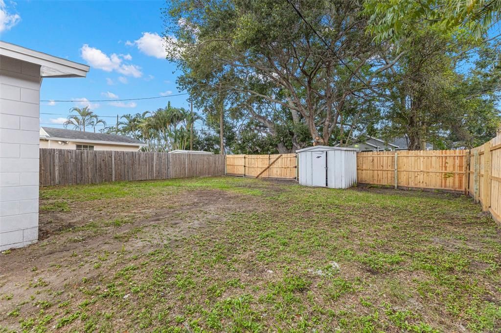 For Sale: $347,000 (4 beds, 2 baths, 1249 Square Feet)