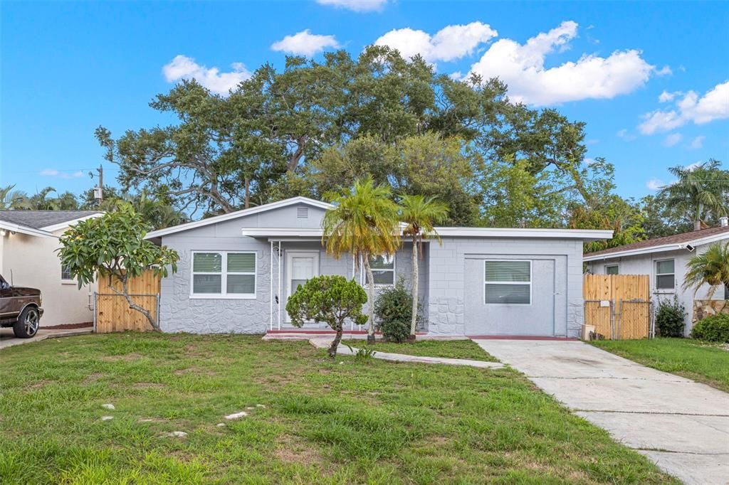 For Sale: $347,000 (4 beds, 2 baths, 1249 Square Feet)