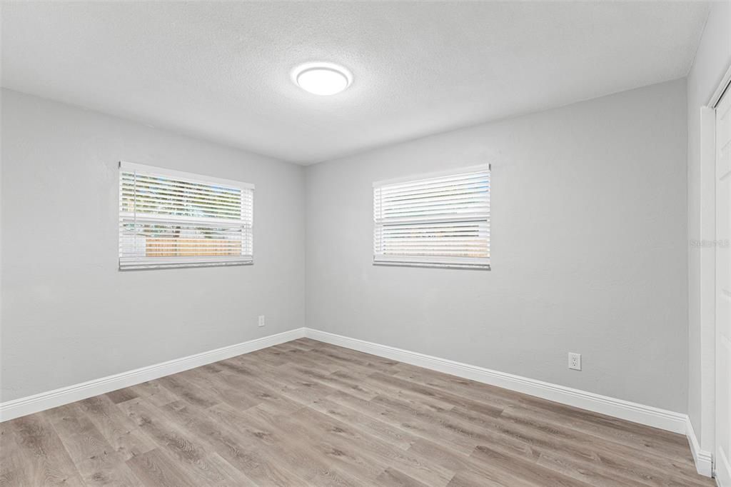 For Sale: $347,000 (4 beds, 2 baths, 1249 Square Feet)