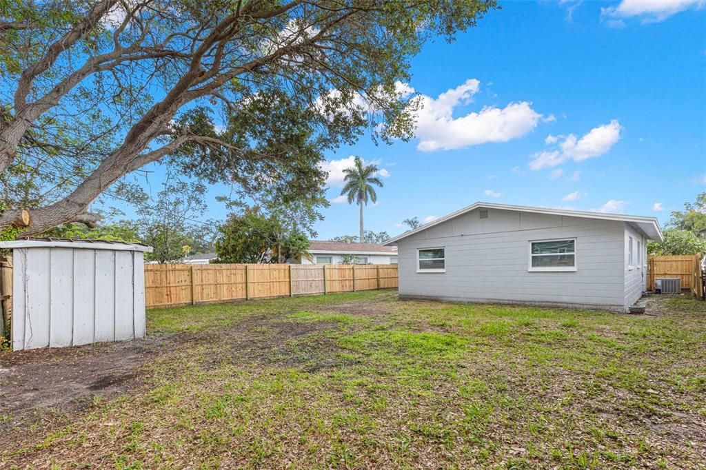 For Sale: $347,000 (4 beds, 2 baths, 1249 Square Feet)