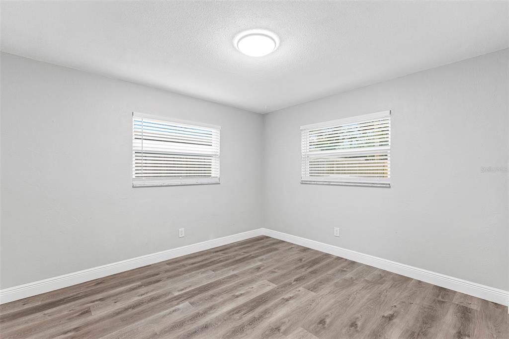 For Sale: $347,000 (4 beds, 2 baths, 1249 Square Feet)