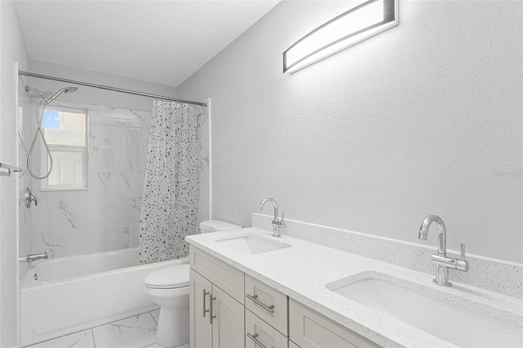 For Sale: $347,000 (4 beds, 2 baths, 1249 Square Feet)