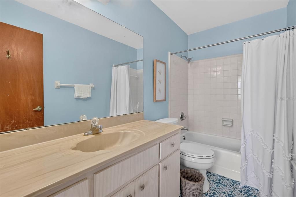 For Sale: $282,500 (2 beds, 2 baths, 1407 Square Feet)
