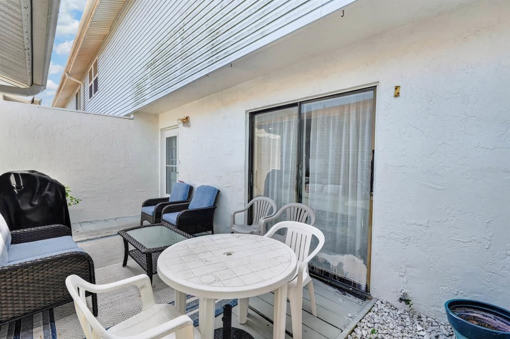For Sale: $282,500 (2 beds, 2 baths, 1407 Square Feet)
