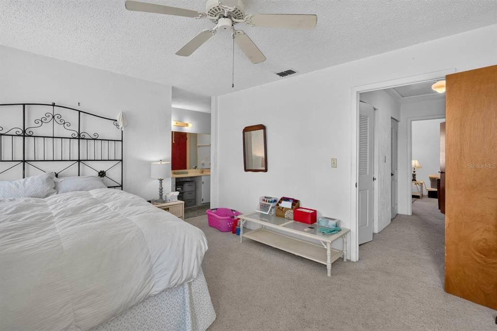 For Sale: $282,500 (2 beds, 2 baths, 1407 Square Feet)