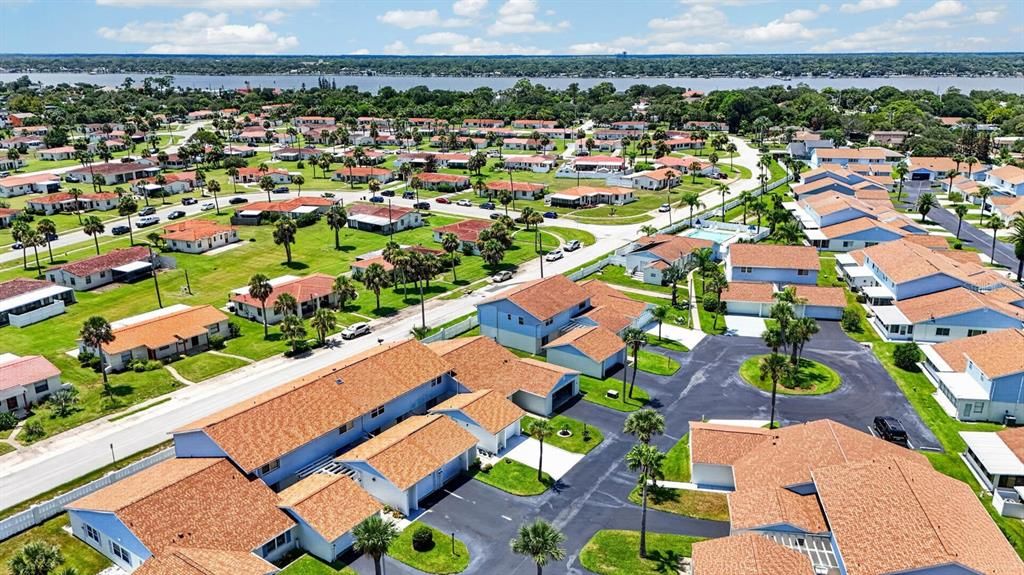 For Sale: $282,500 (2 beds, 2 baths, 1407 Square Feet)