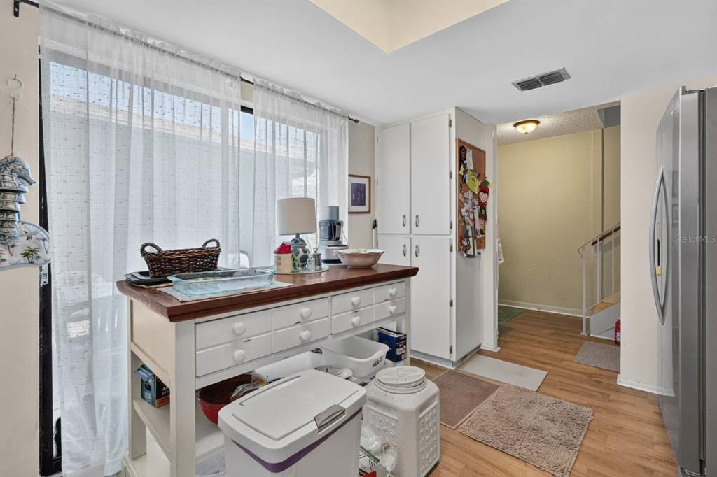 For Sale: $282,500 (2 beds, 2 baths, 1407 Square Feet)