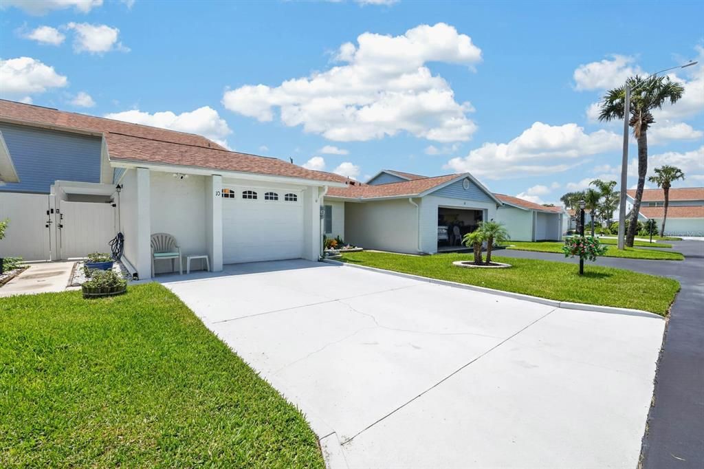 For Sale: $282,500 (2 beds, 2 baths, 1407 Square Feet)