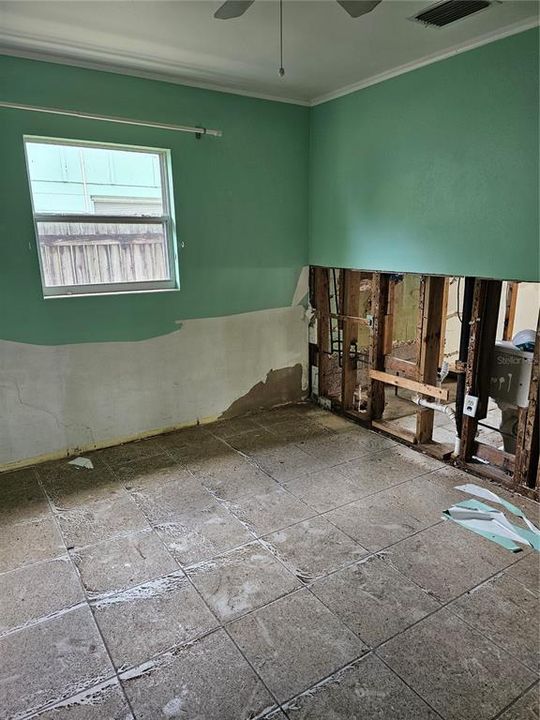 На продажу: $185,000 (2 спален, 2 ванн, 1116 Квадратных фут)