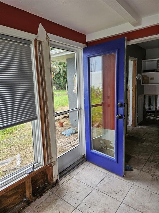 На продажу: $185,000 (2 спален, 2 ванн, 1116 Квадратных фут)