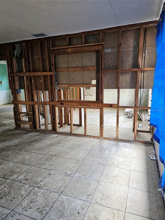 На продажу: $185,000 (2 спален, 2 ванн, 1116 Квадратных фут)