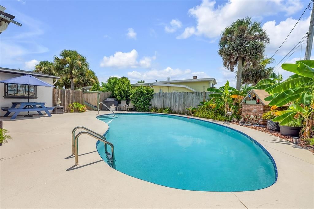 For Sale: $549,900 (3 beds, 2 baths, 1664 Square Feet)