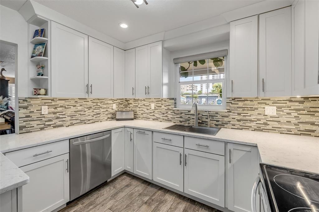 For Sale: $549,900 (3 beds, 2 baths, 1664 Square Feet)