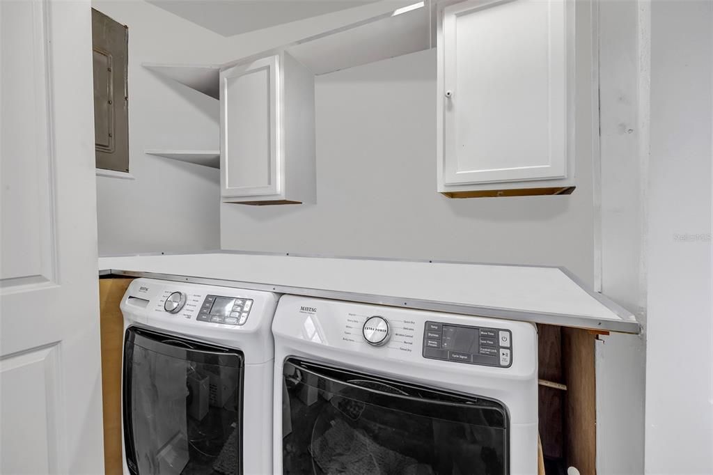 For Sale: $549,900 (3 beds, 2 baths, 1664 Square Feet)