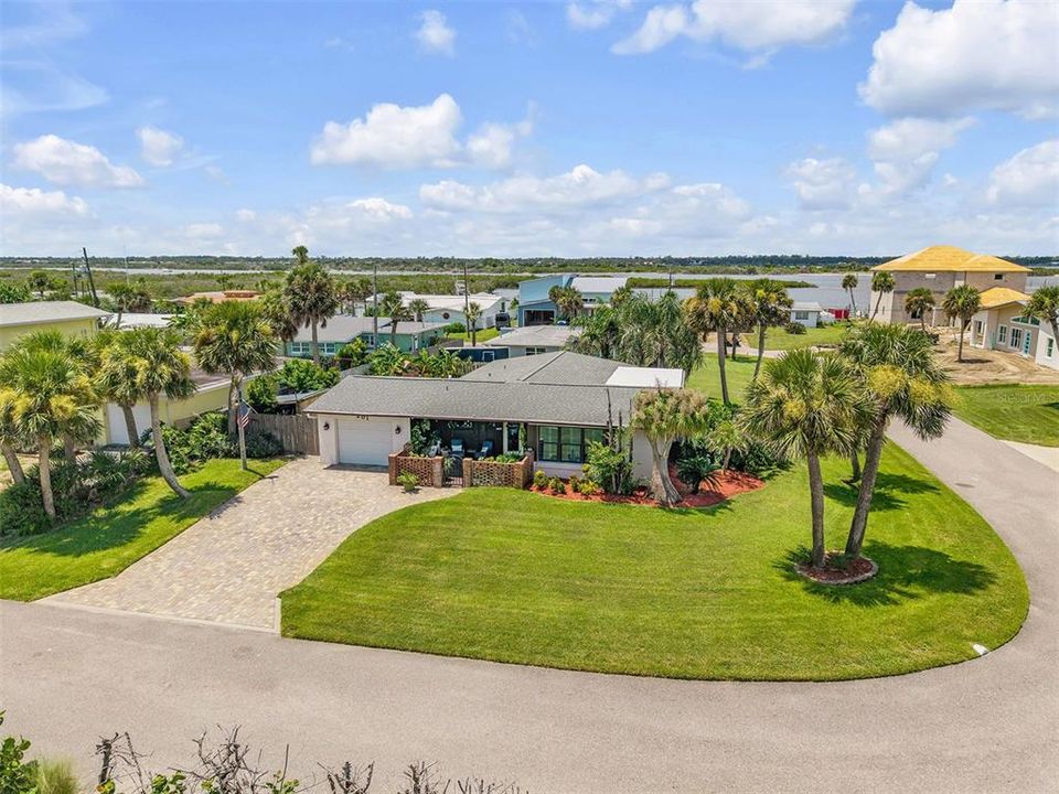 For Sale: $549,900 (3 beds, 2 baths, 1664 Square Feet)