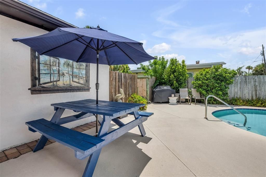For Sale: $549,900 (3 beds, 2 baths, 1664 Square Feet)