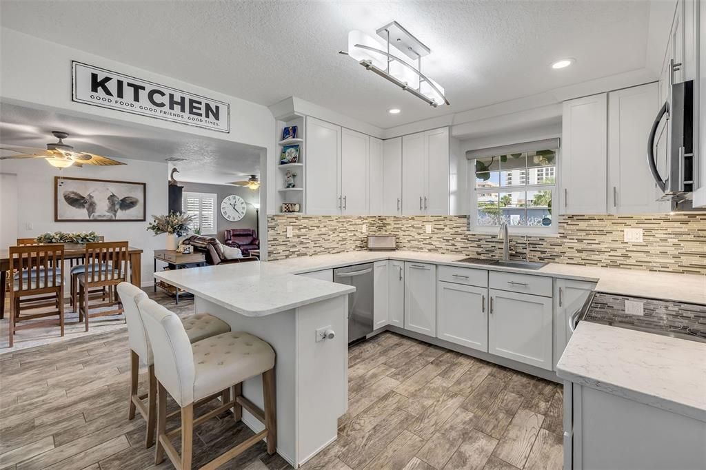 For Sale: $549,900 (3 beds, 2 baths, 1664 Square Feet)