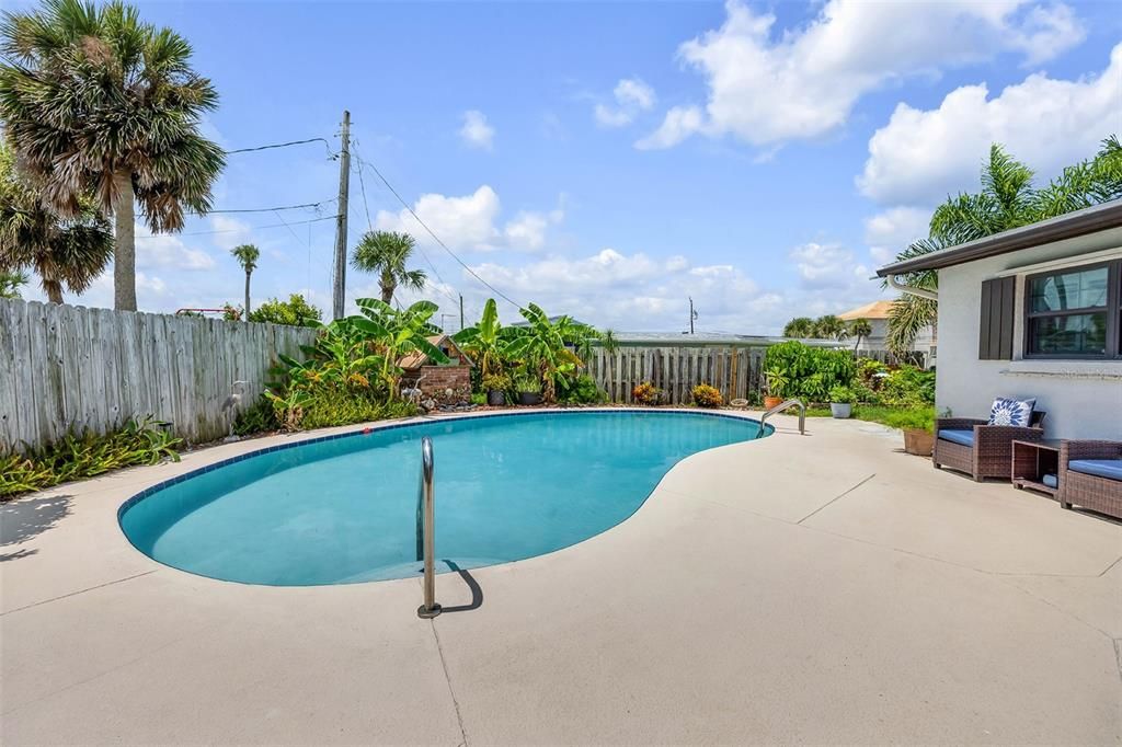 For Sale: $549,900 (3 beds, 2 baths, 1664 Square Feet)