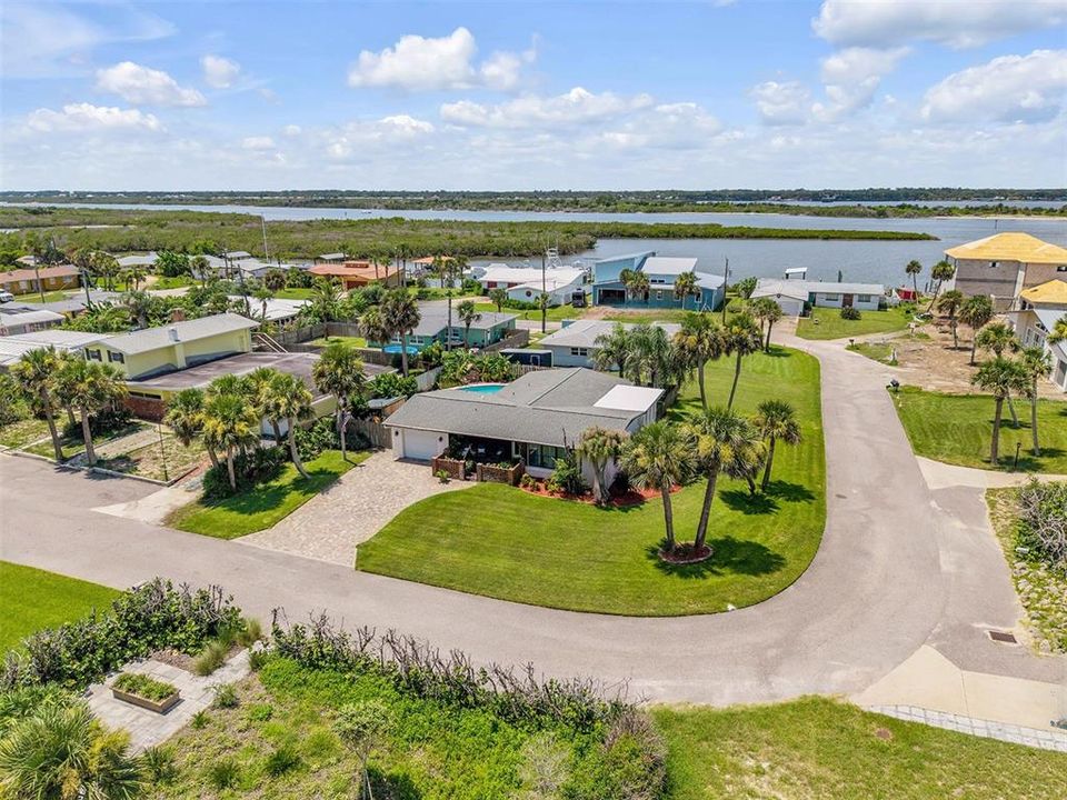 For Sale: $549,900 (3 beds, 2 baths, 1664 Square Feet)